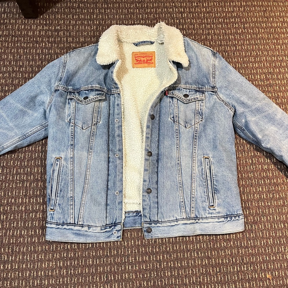 Levi Sherpa lined denim jacket.